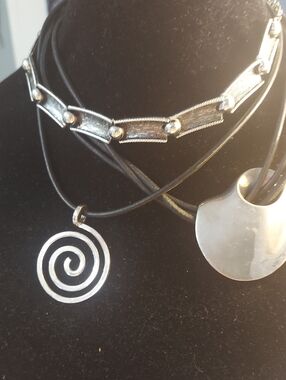 Bundle 3 Necklaces Silvertone